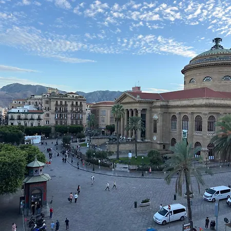 Piazza Verdi Comodo Monolocale Centro Palermo